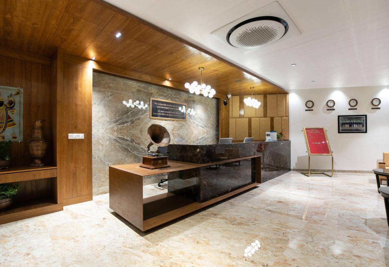 Palette - Hotel Welcome Kadi Exterior foto
