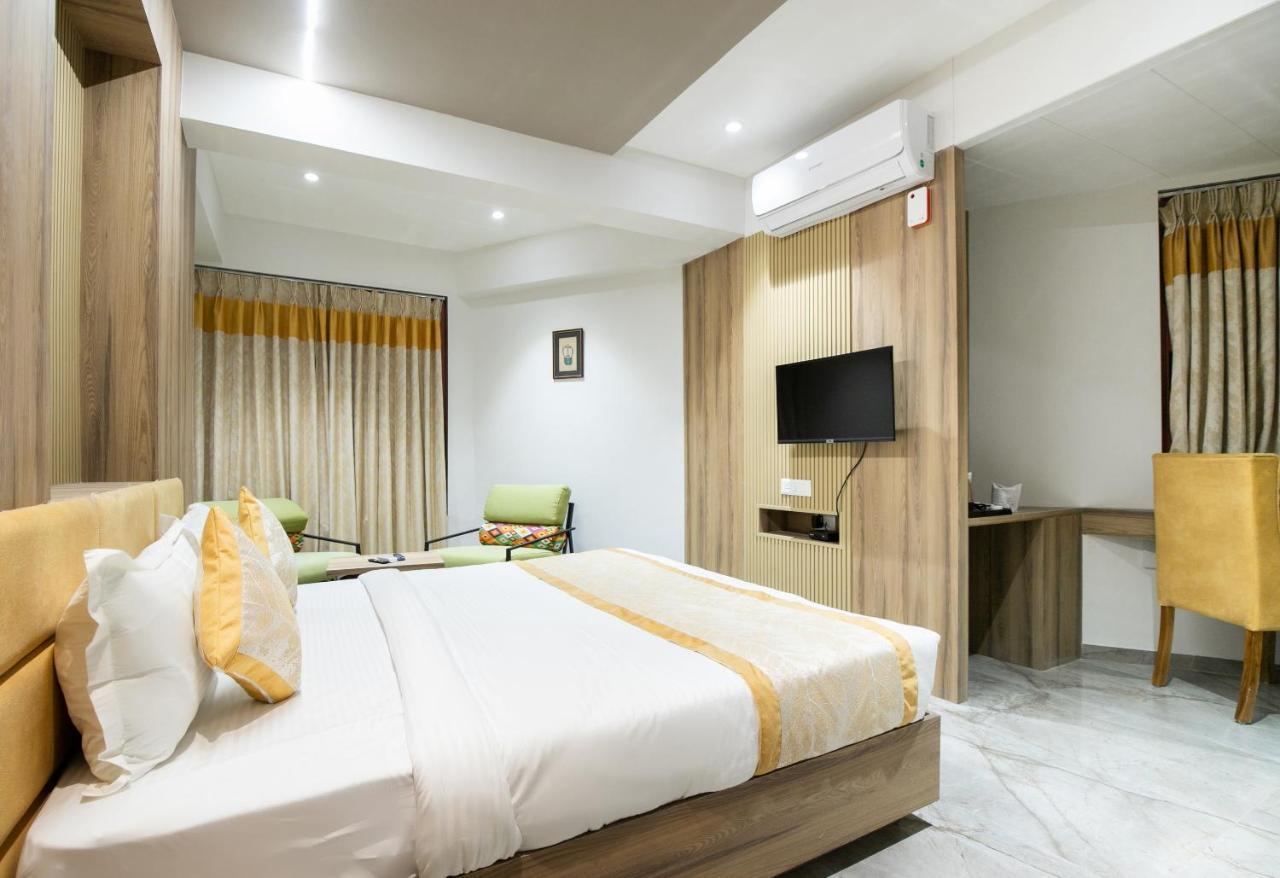 Palette - Hotel Welcome Kadi Exterior foto