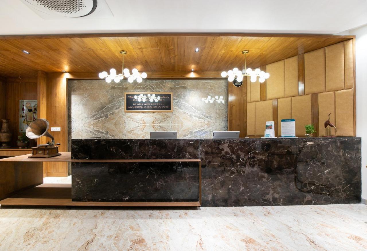 Palette - Hotel Welcome Kadi Exterior foto