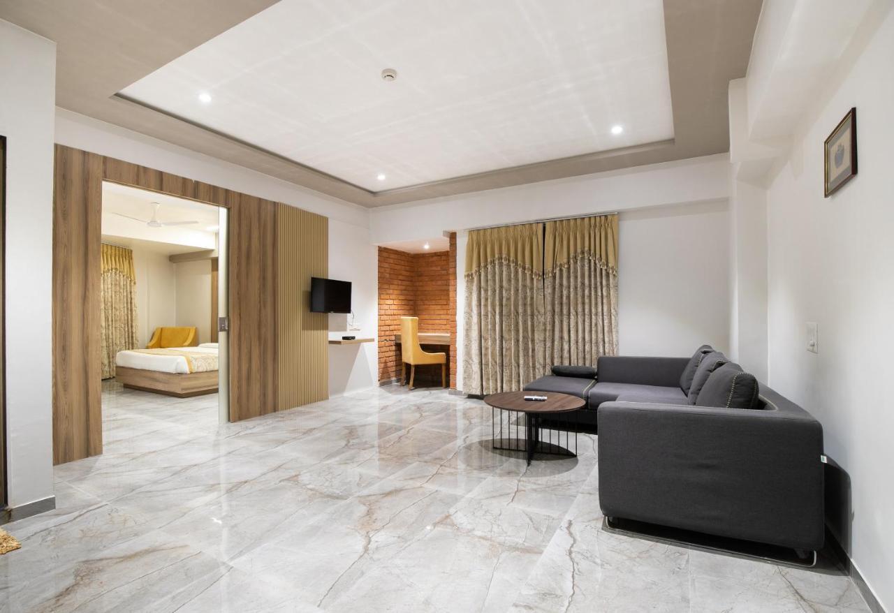 Palette - Hotel Welcome Kadi Exterior foto